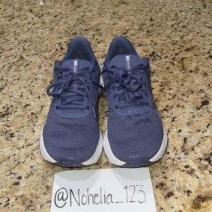 Nike Revolution